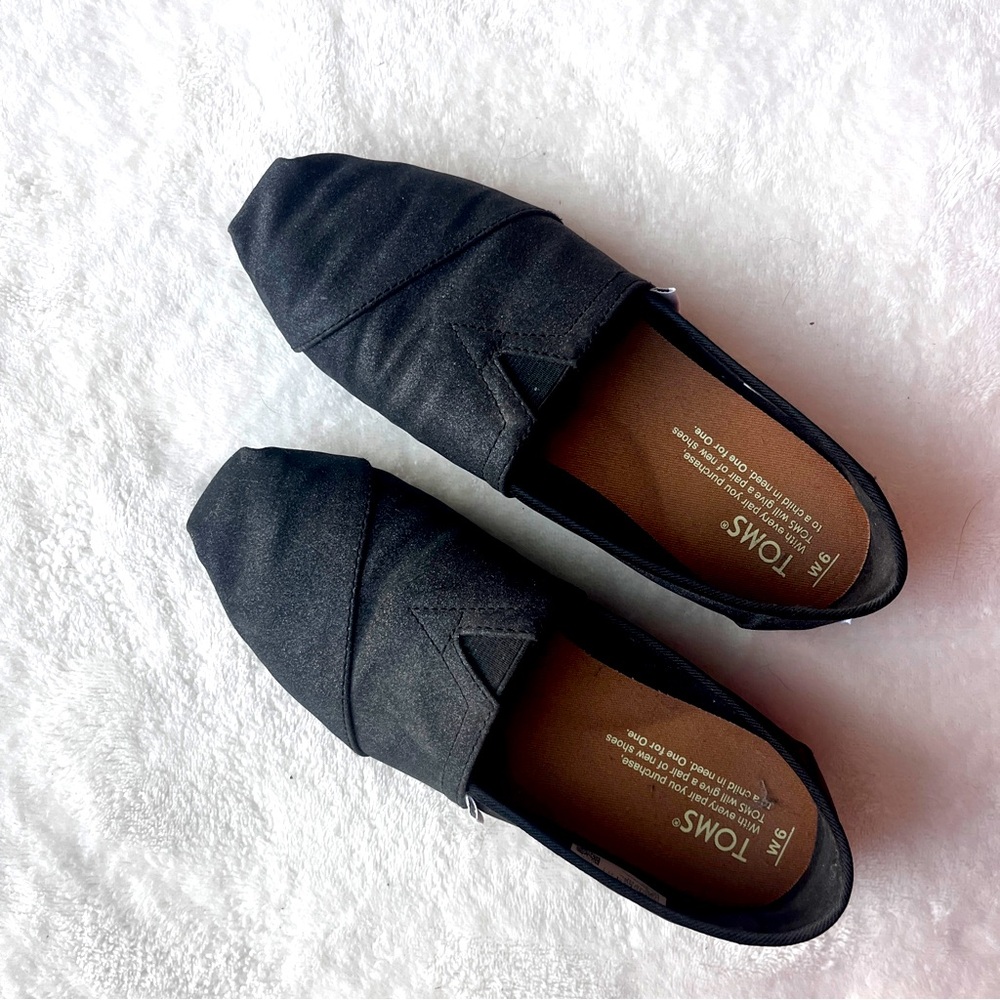 Tom’s Alpargata sparkle black loafer - size W6